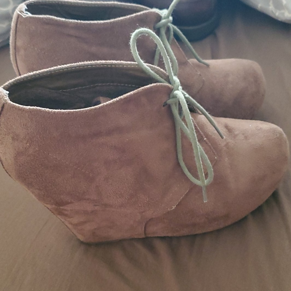 Cute brown boot wedges with platform
